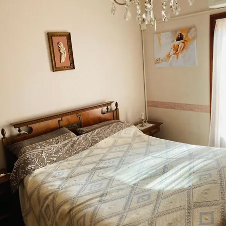 Un Posto A Casa Couette-café Bologne